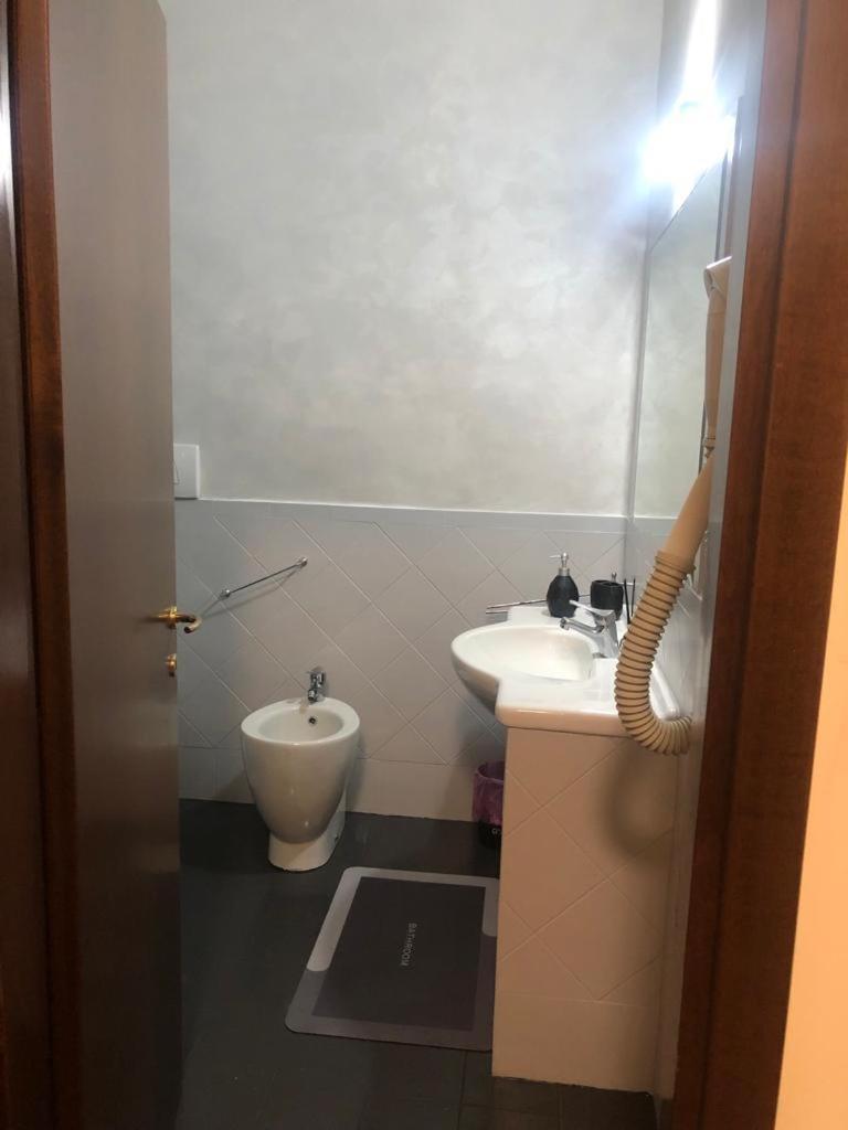 Alma Rooms Appia Roma Exterior foto